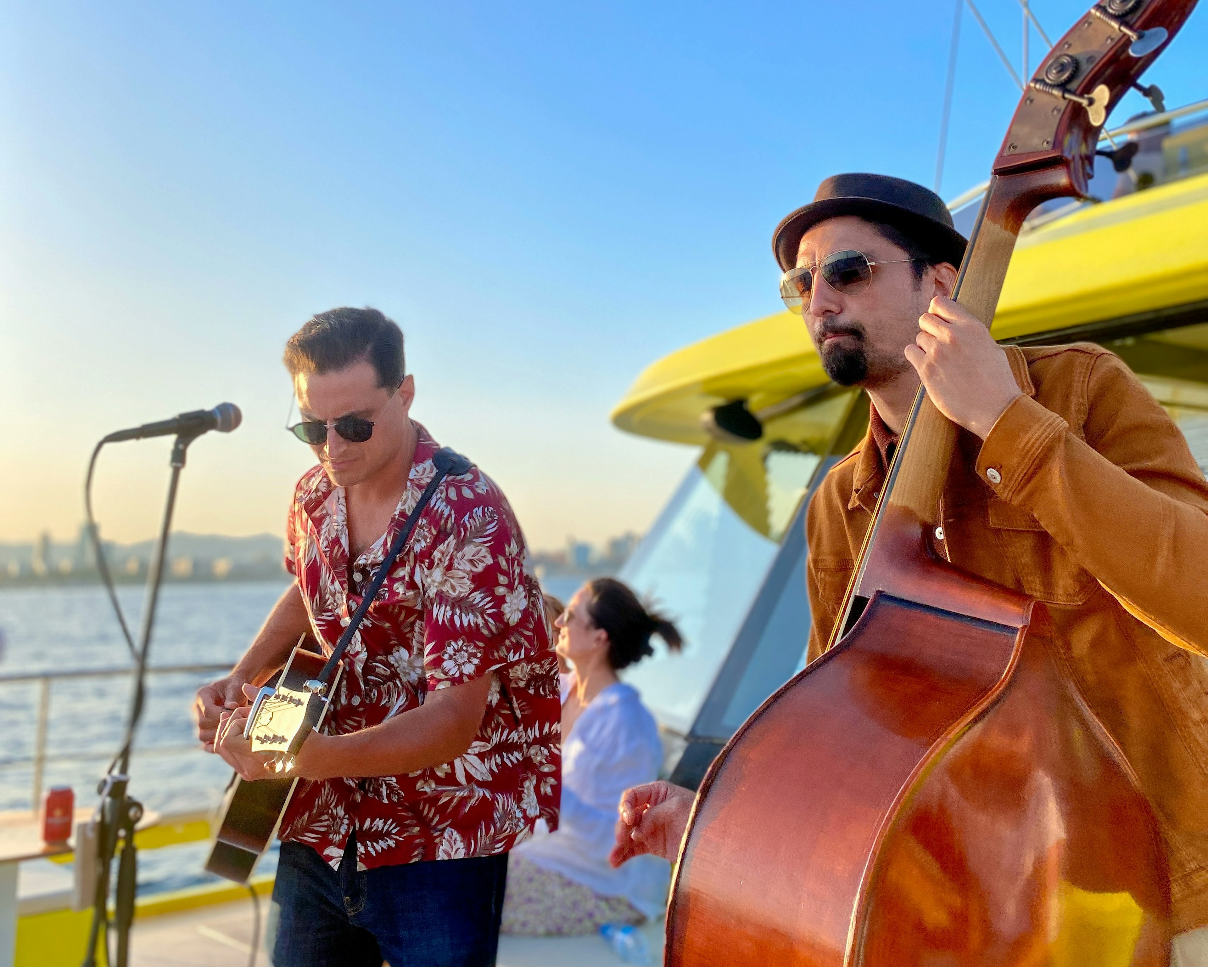 Salty Music: Barcelona Music Live Show Catamaran optional Sunset
